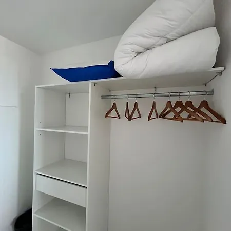 Studio Lumineux, Acces Direct Plage Et Piscine דירה